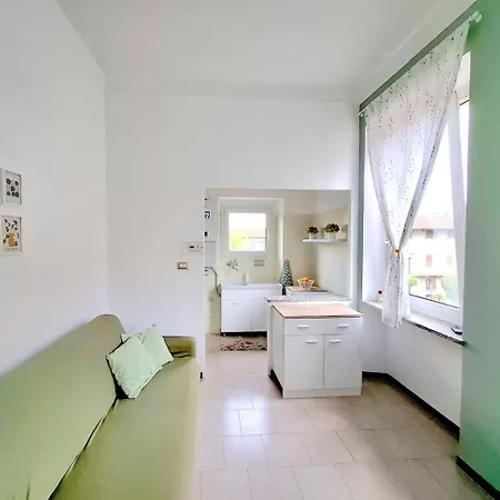 House 5 Minutes From Apartment *