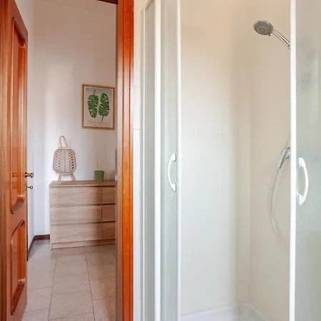 House 5 Minutes From Apartman Arona