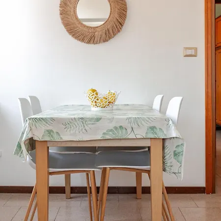 Apartman House 5 Minutes From Arona